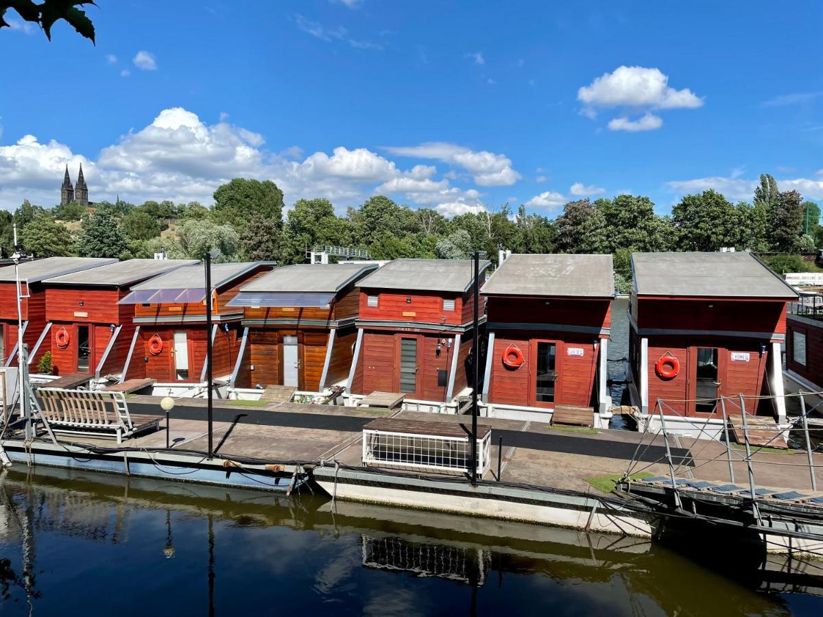 Houseboat Ginger Prague Hotel Exterior photo